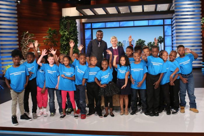 Michael Bonner in The Ellen DeGeneres Show met al zijn leerlingen
